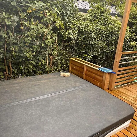 Loveroom95 Holiday home Henonville